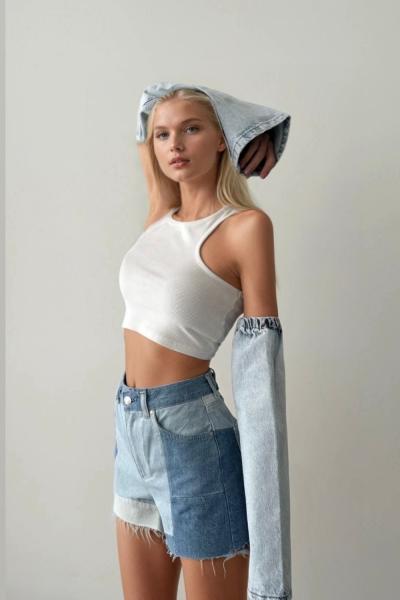 Clara Parçalı Lazer Kesim Jean Şort Mavi