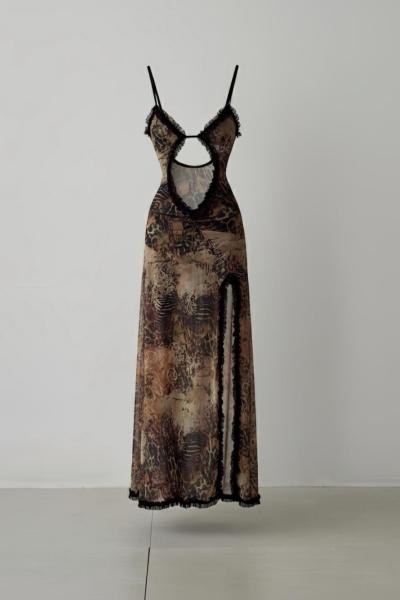 Trisha Dantel Detaylı Yırtmaçlı Maxi Elbise Bej