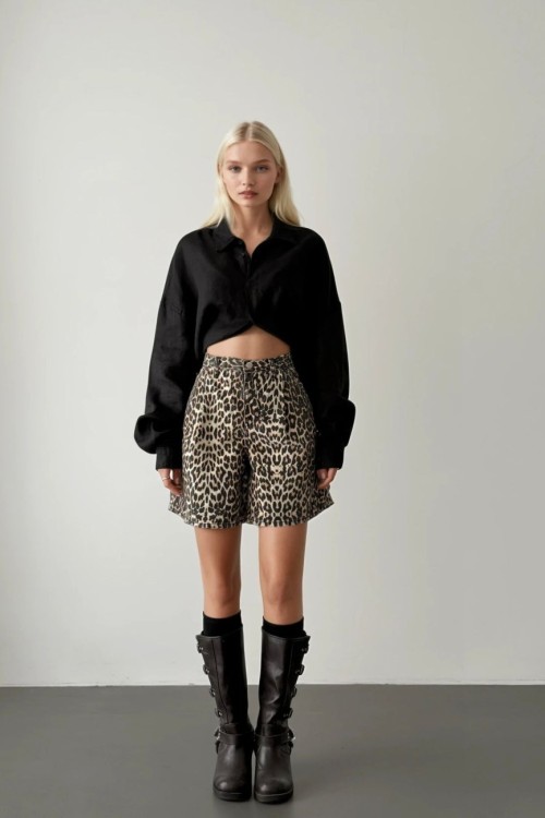 Leopar Desen Batik Şort Leopar