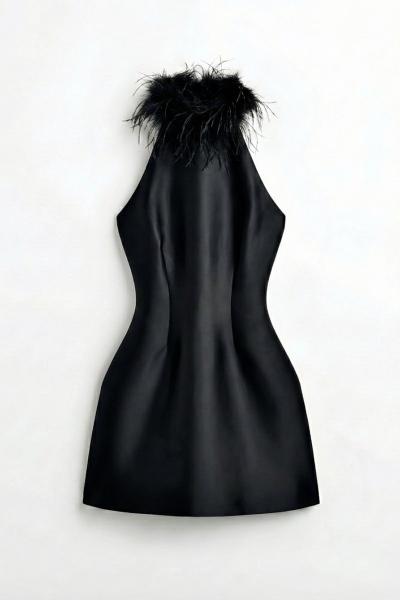 Sirt Dekolteli Yakasi Tüylü Saten Elbise Rina Siyah