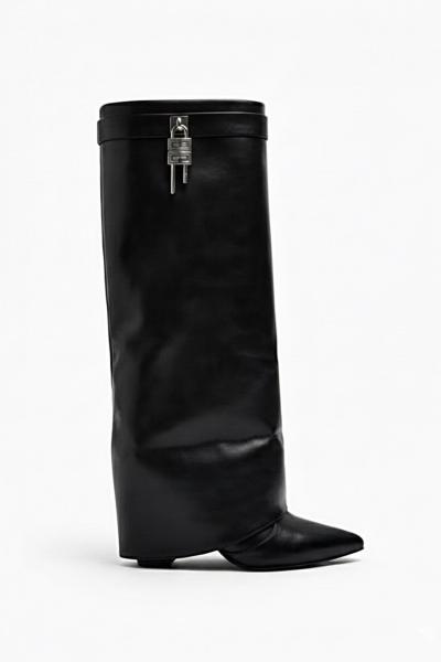 Solya Kilit Detaylı Çizme Siyah