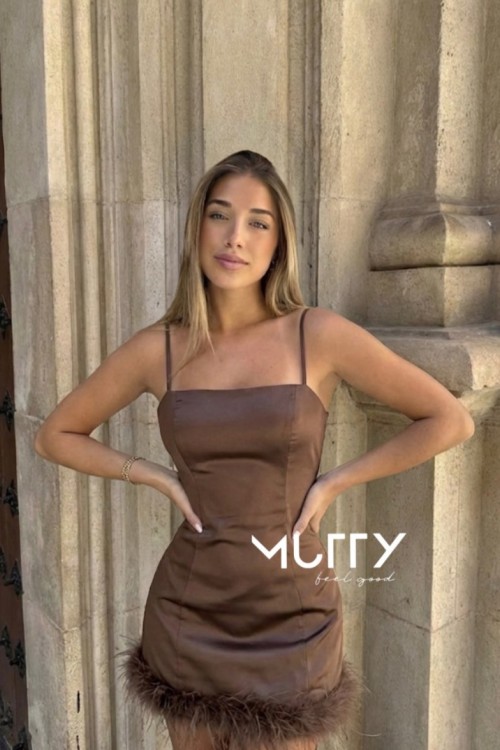 Khira Etek Ucu Tüylü Sırt Dekolteli Elbise  Kahverengi