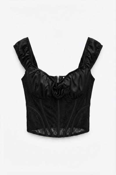 Rosa Gül Detaylı Crop Saten Bluz Siyah