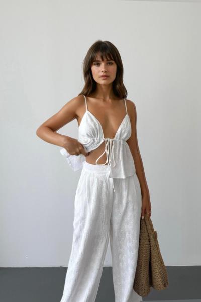 Larisa Brode Takım Beyaz